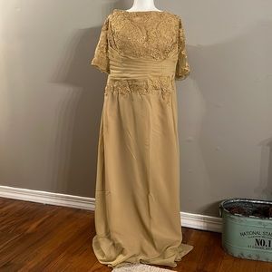 Jaedin gold lace appliqué boat neck Mother of the bride/groom floor length